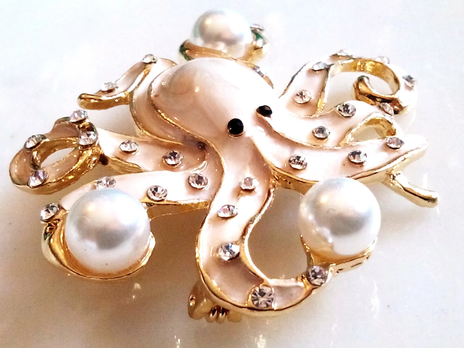 ENAMELED OCTOPUS BROOCH/PENDANT!White Enameled, Clear Crystals, Imitation Pearls