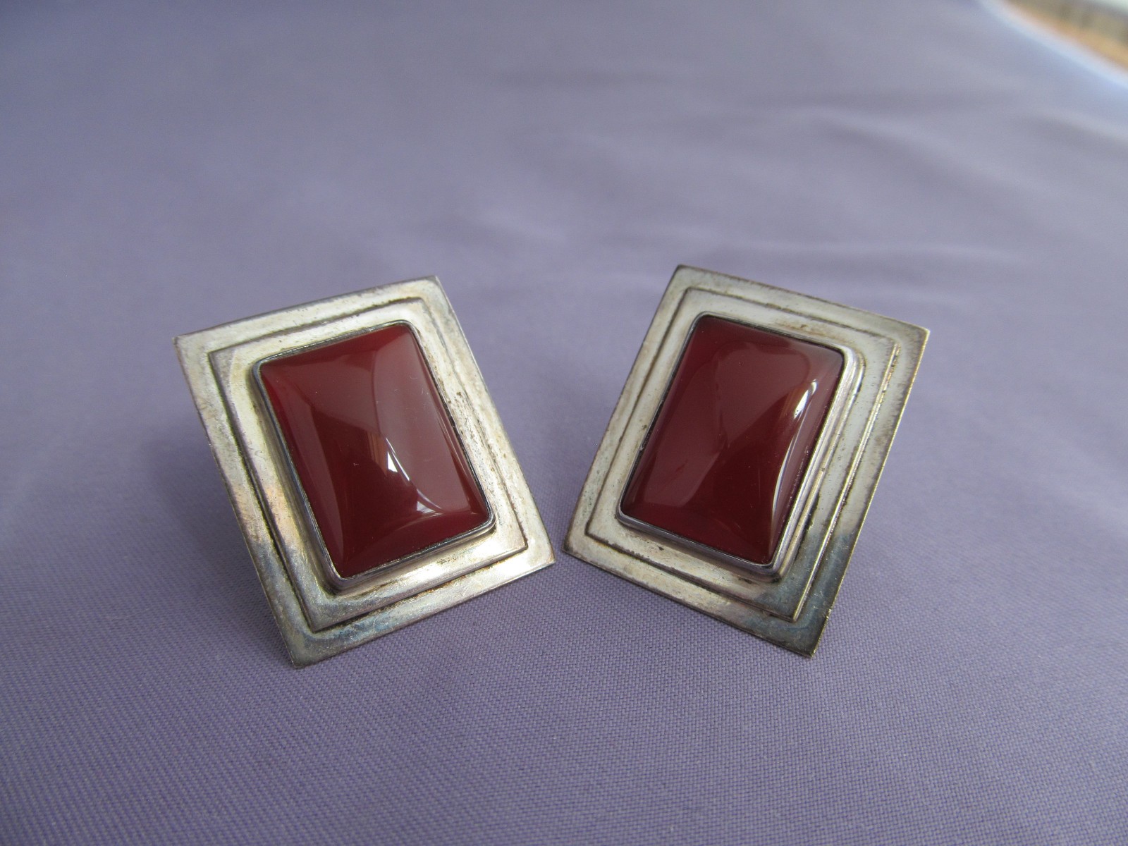 VINTAGE LARGE AKR AMY KAHN RUSSELL 3D CABOCHON CARNELIAN RECTANGLE CLIP EARRINGS