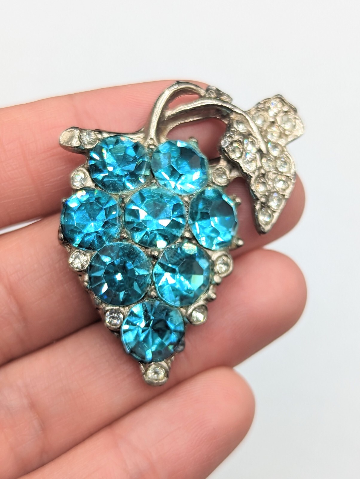 Vintage Aqua Blue Rhinestone Silver Tone Pot Metal Grapes Fruit Brooch Pin