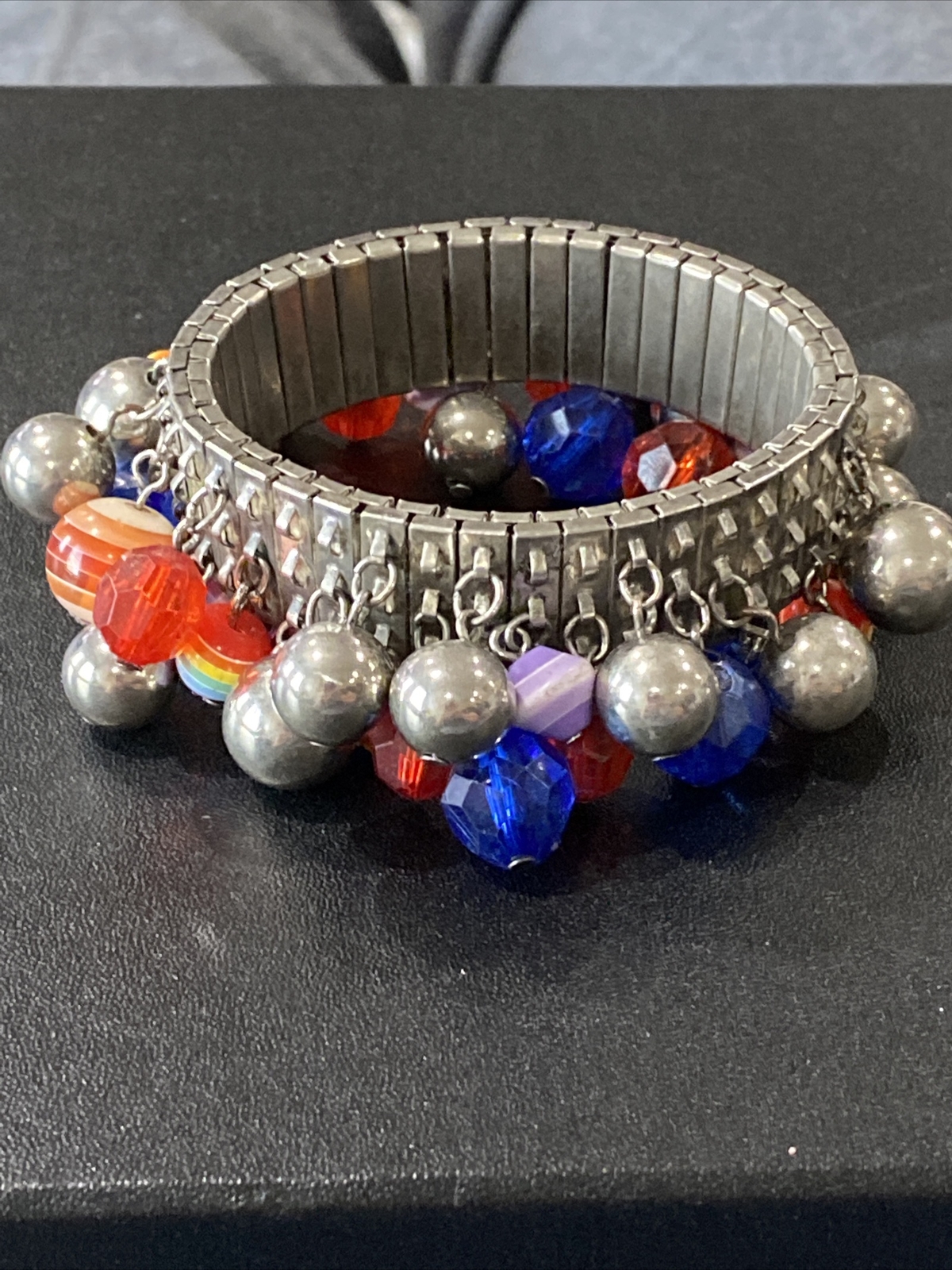 vintage stretch braceket beaded estate jewelry