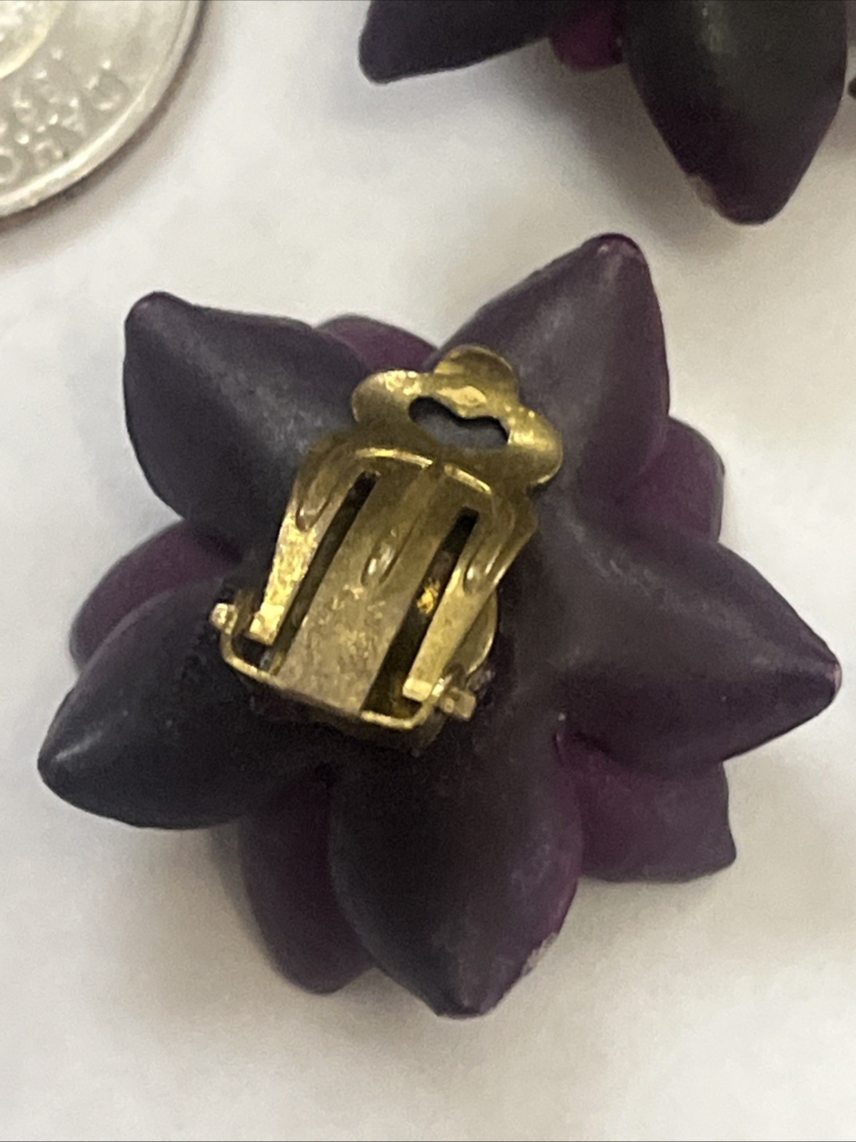 VTG GES GESCH SUFFRAGETTE VIOLETS FLOWER BROOCH W. Germany & clip earrings