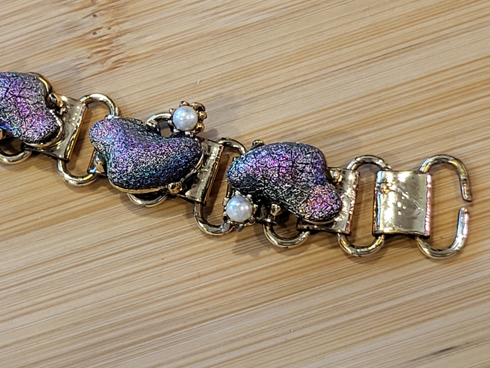 Vtg Purple Peacock Iridescent Color Faux Lava Pearl Panel Gold Tone 7″ Bracelet