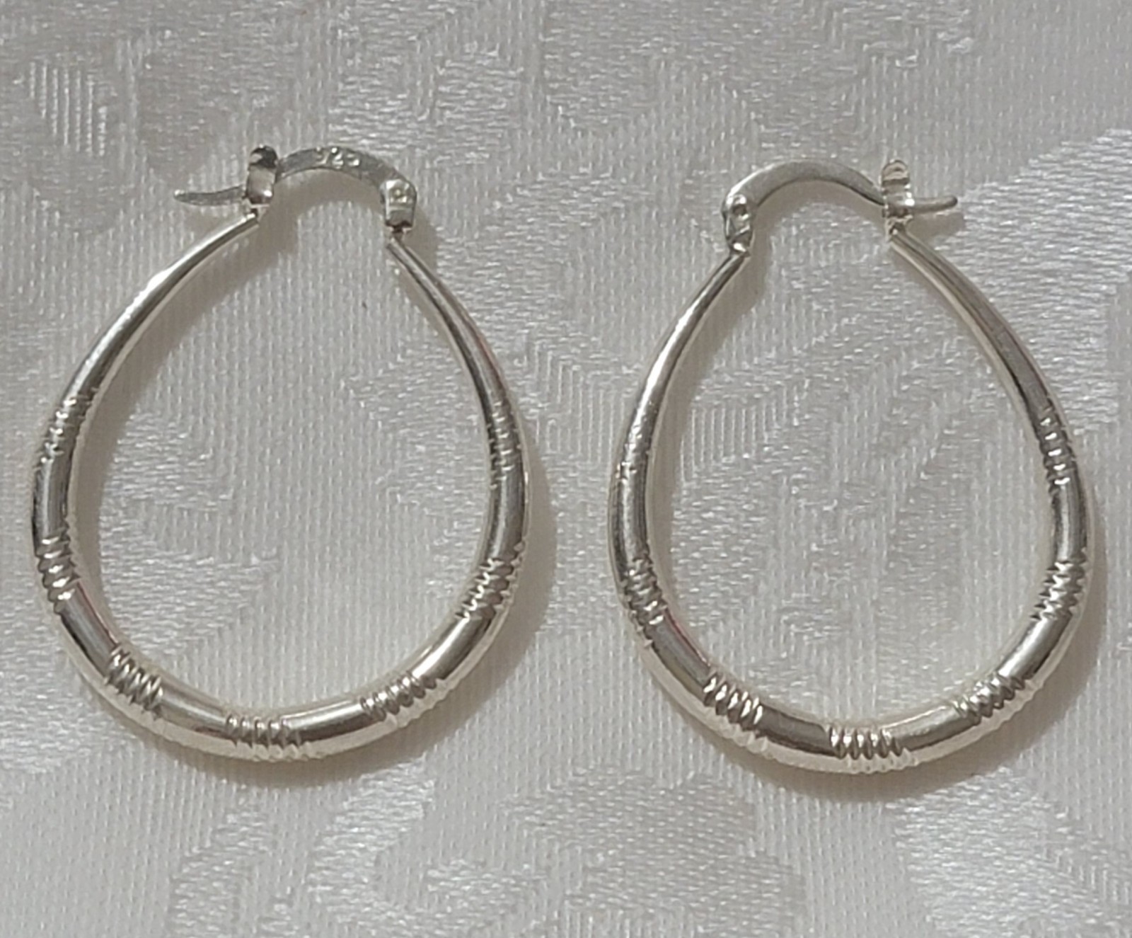 925 STERLING SILVER 1-1/4″ X 1″ DESIGNED DANGLE DROP HOOP EARRINGS/LATCH BACK