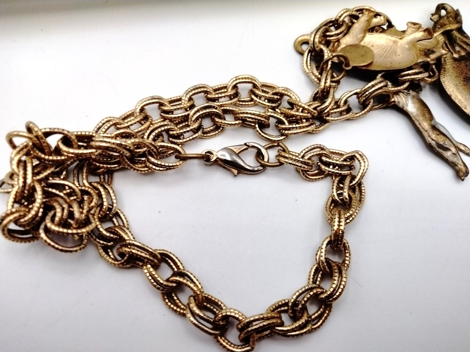 Vintage Gold Tone Safari Animal Charm Necklace Elephant Zebra Lion 18″ Statement