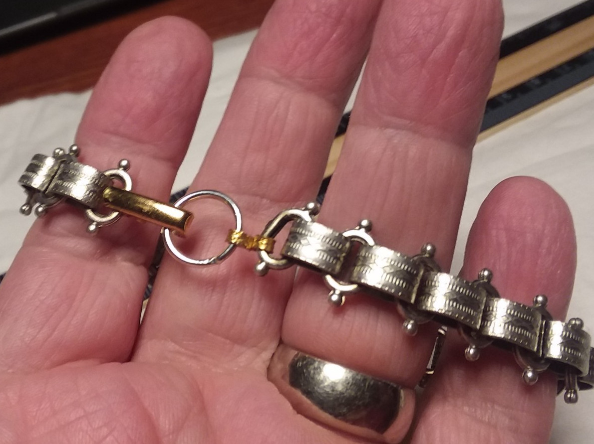 7.5″ Silver Tone Victorian Revival Bookchain Bracelet 03-01-2026