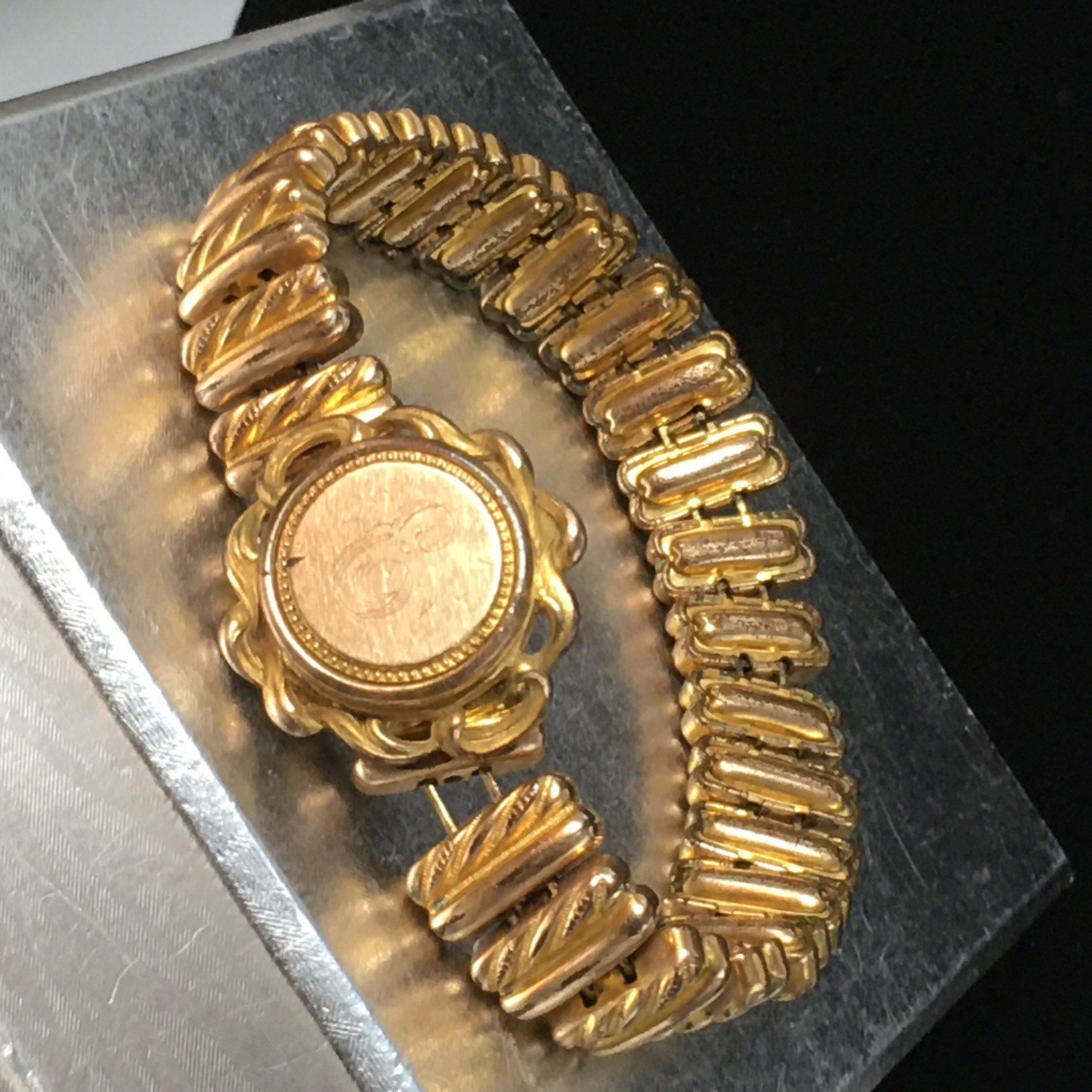 Unique Vtg Expansion Locket Sweetheart Bracelet Watch Style Face