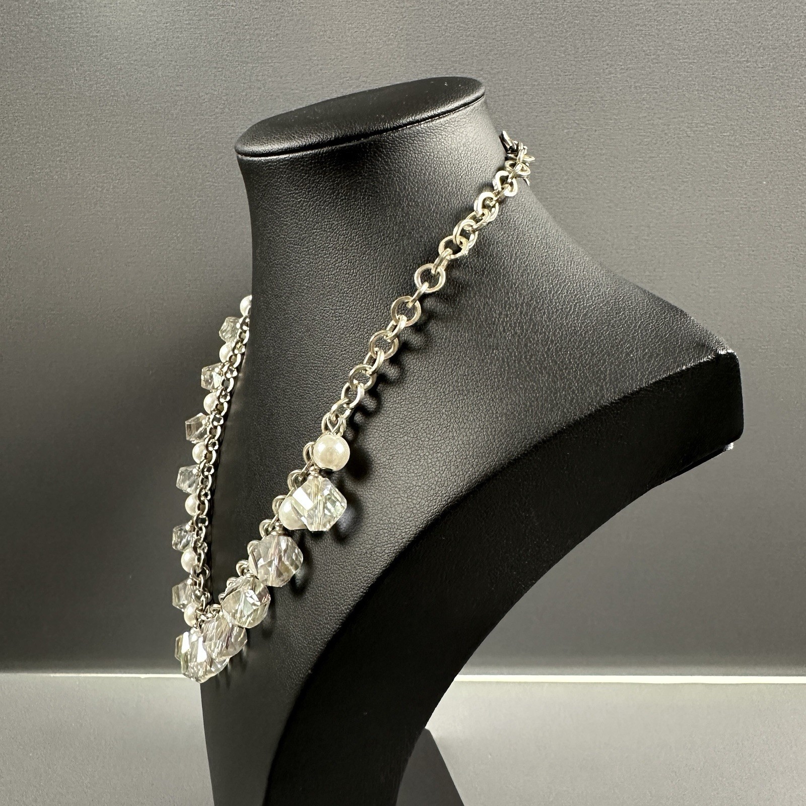 Vintage Faceted Bead Necklace Silver Tone Acrylic Dangle 16-18″ Charm