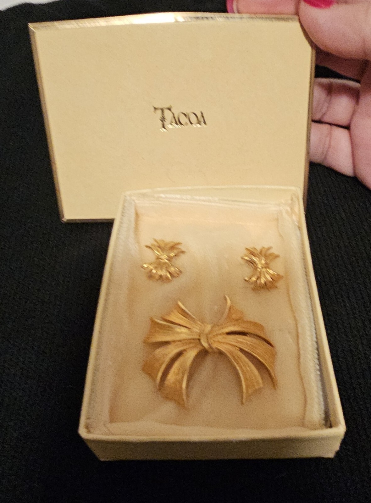 VTG Tacoa Ribbon Brooch & Clip Earrings Set Gold-tone In Original Box
