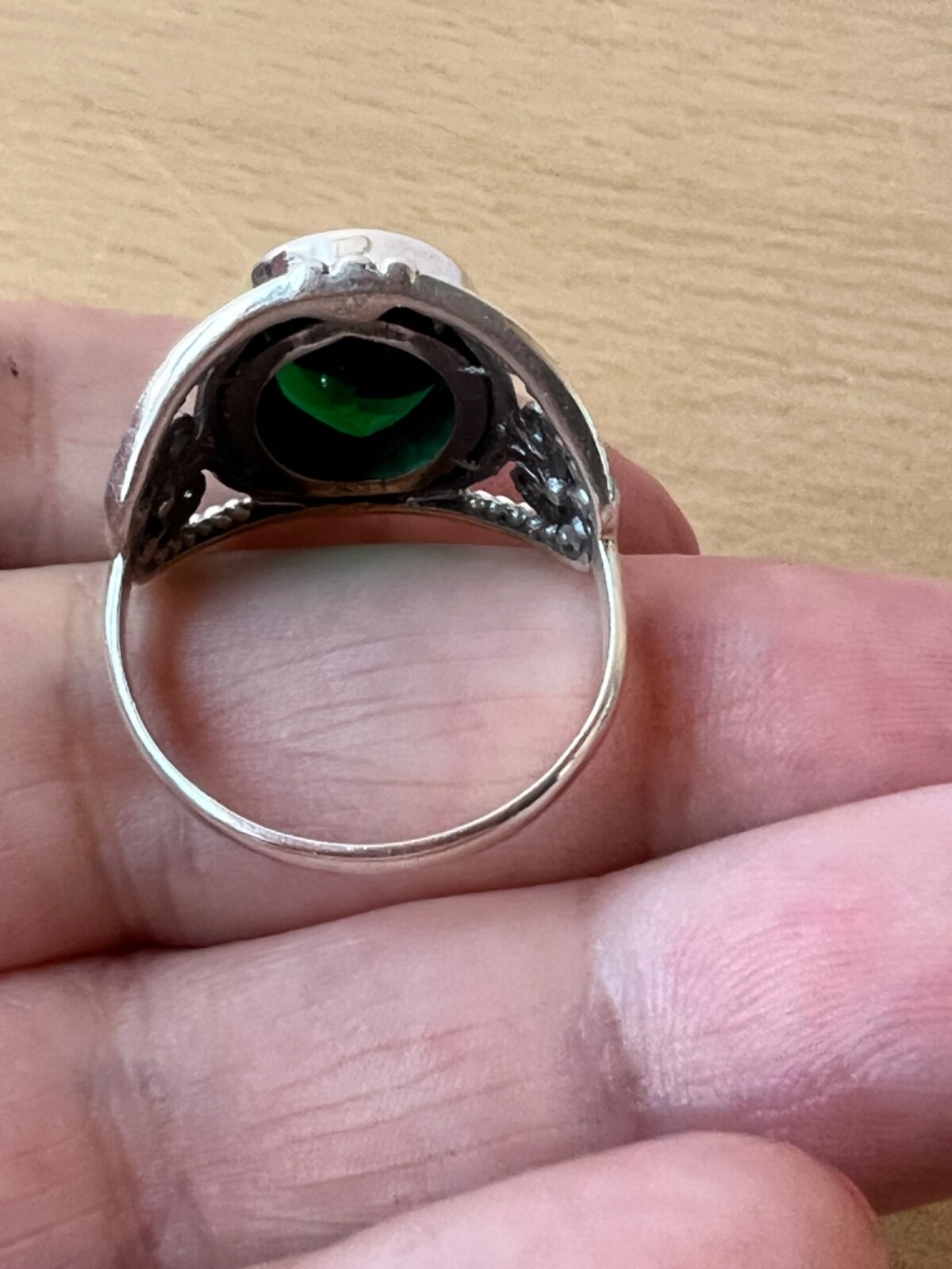 VINTAGE LARGE VIVID GREEN OVAL PASTE GLASS RING 925 STERLING SILVER ORNATE