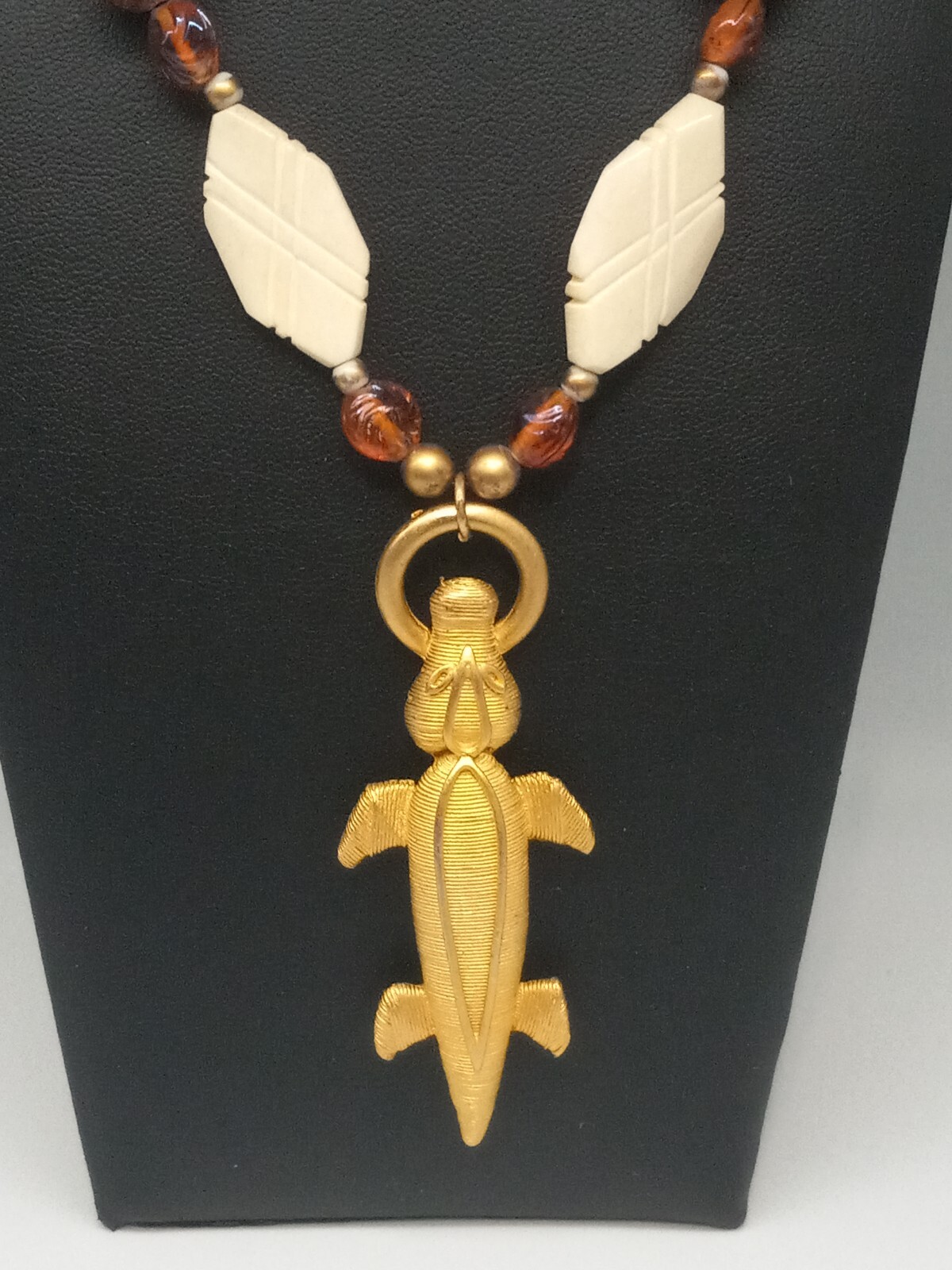ORENA PARIS Rare Vintage Gold Tone Detailed Alligator Pendant Necklace