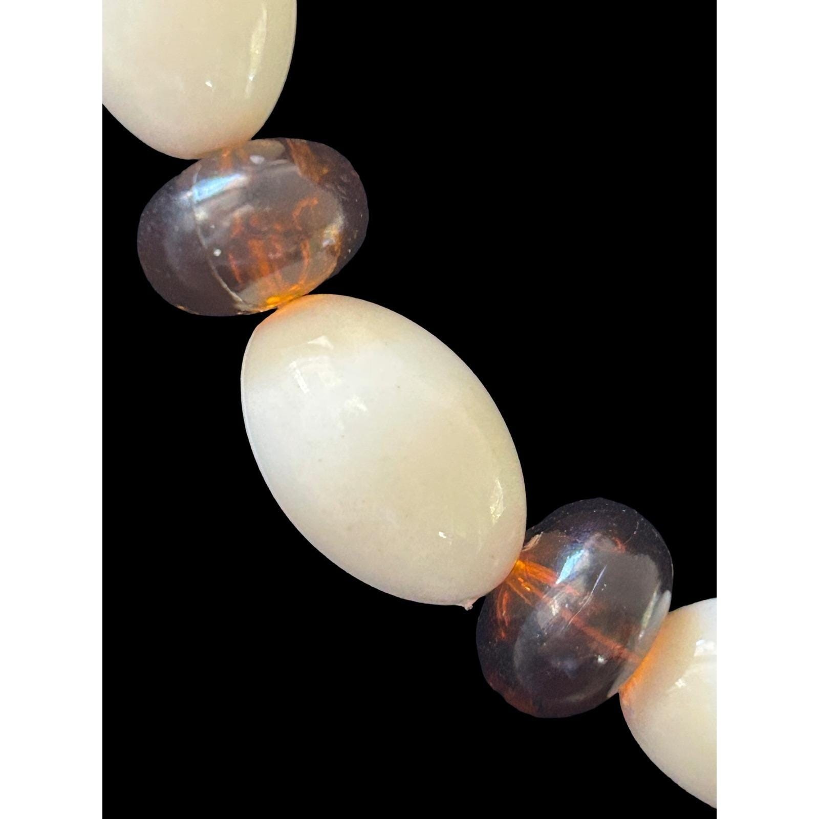 Vintage White Oval and Amber Rondelle Bead Necklace 18 Inch Gold Tone Clasp