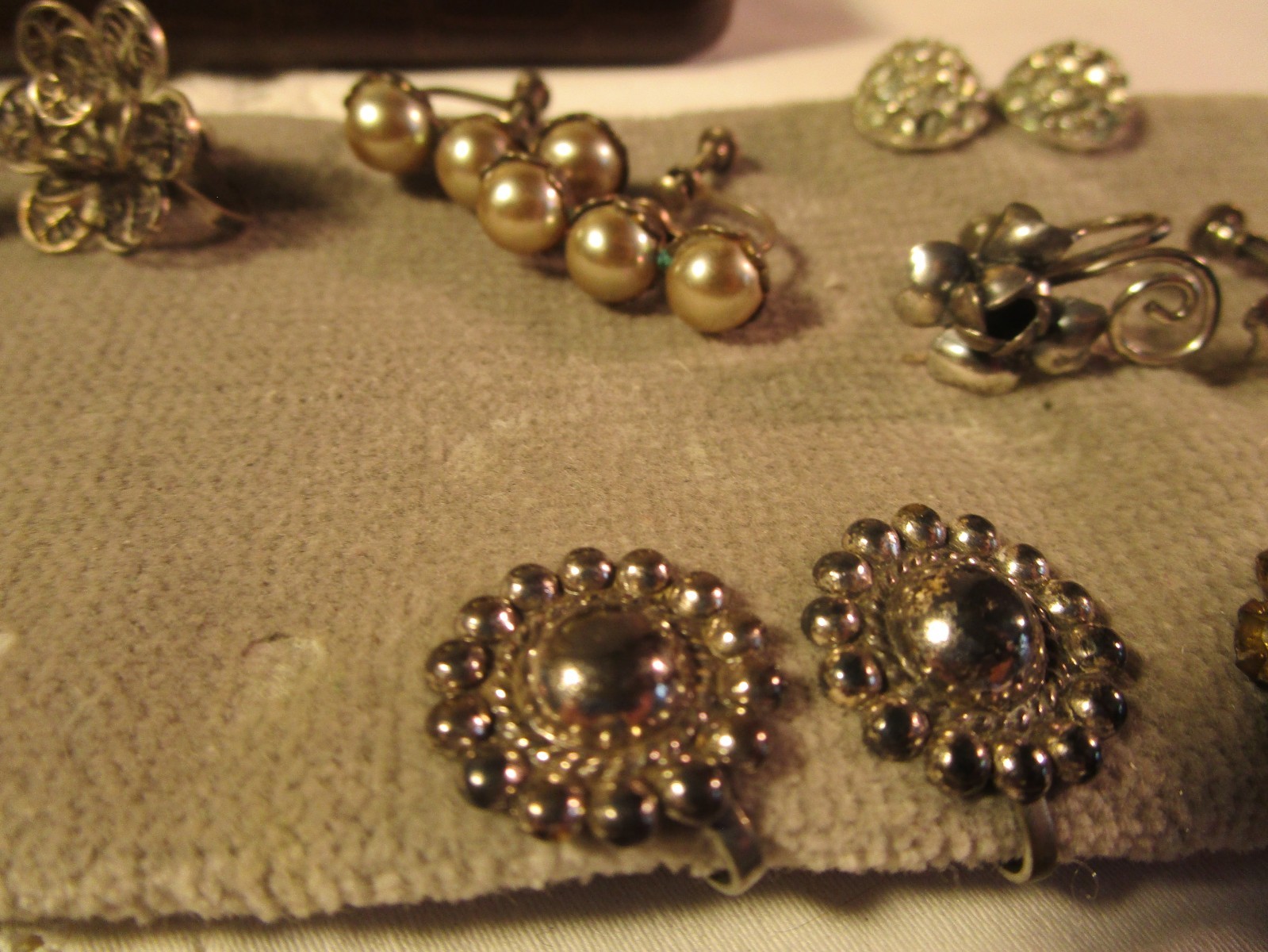 ANT. 16 PR. SCREWBACK EARRINGS 6 STERLING + JEWELRY BOX