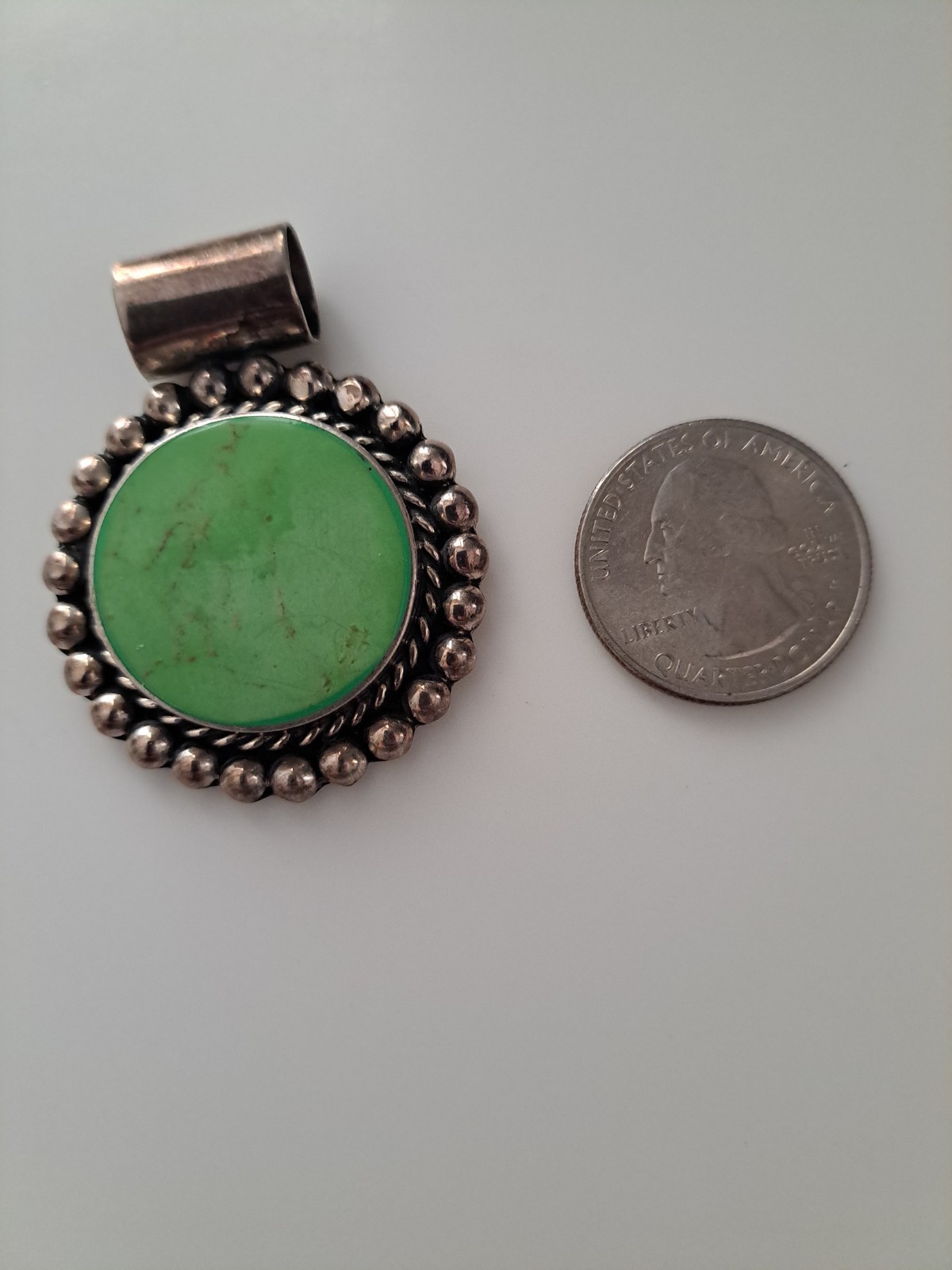 Vintage Mexico 925 Sterling Necklace Green Stone Pendant Glass Beads 16″ Toggle