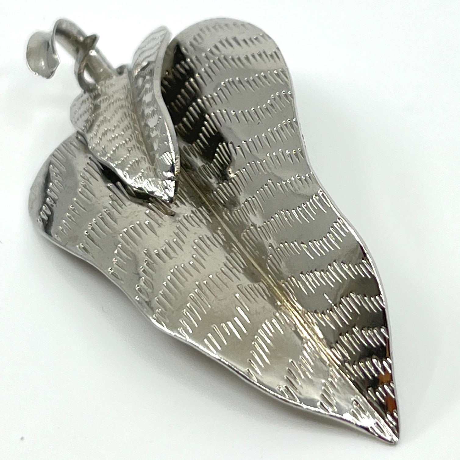 Vintage Silver Tone Textured Leaf Brooch Retro Nature Inspired Pin Classic