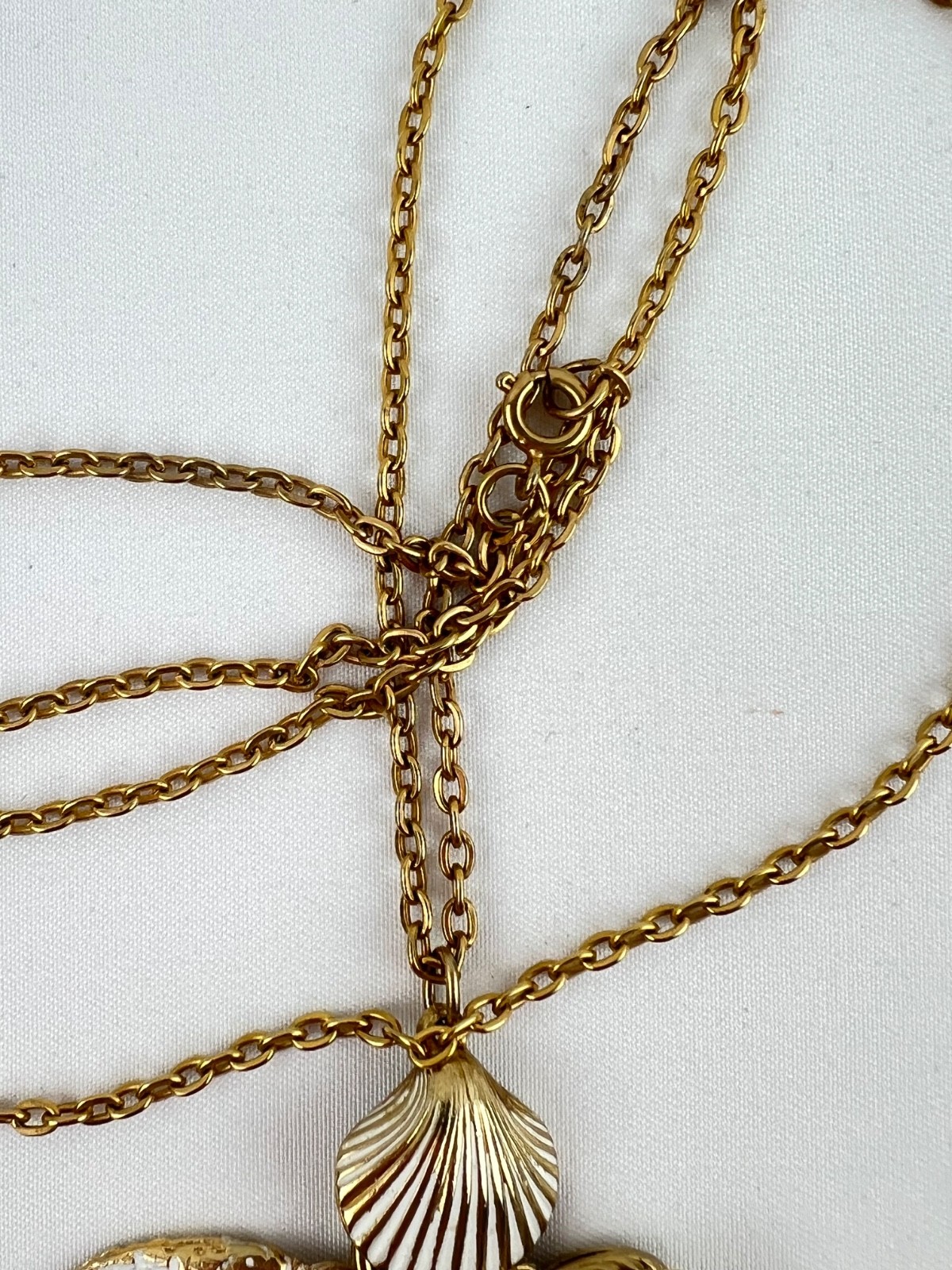 Vintage Gold tone with Enamel Sea Shells Pendants Charms Necklace Beach Ocean