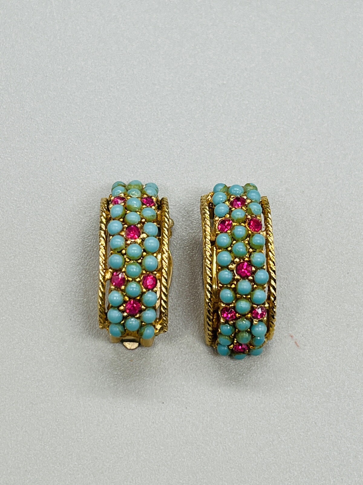 Vtg Teal Bead & Pink stone Goldtone Half Hoop Clip On Vintage Earrings 1.1″ pl03