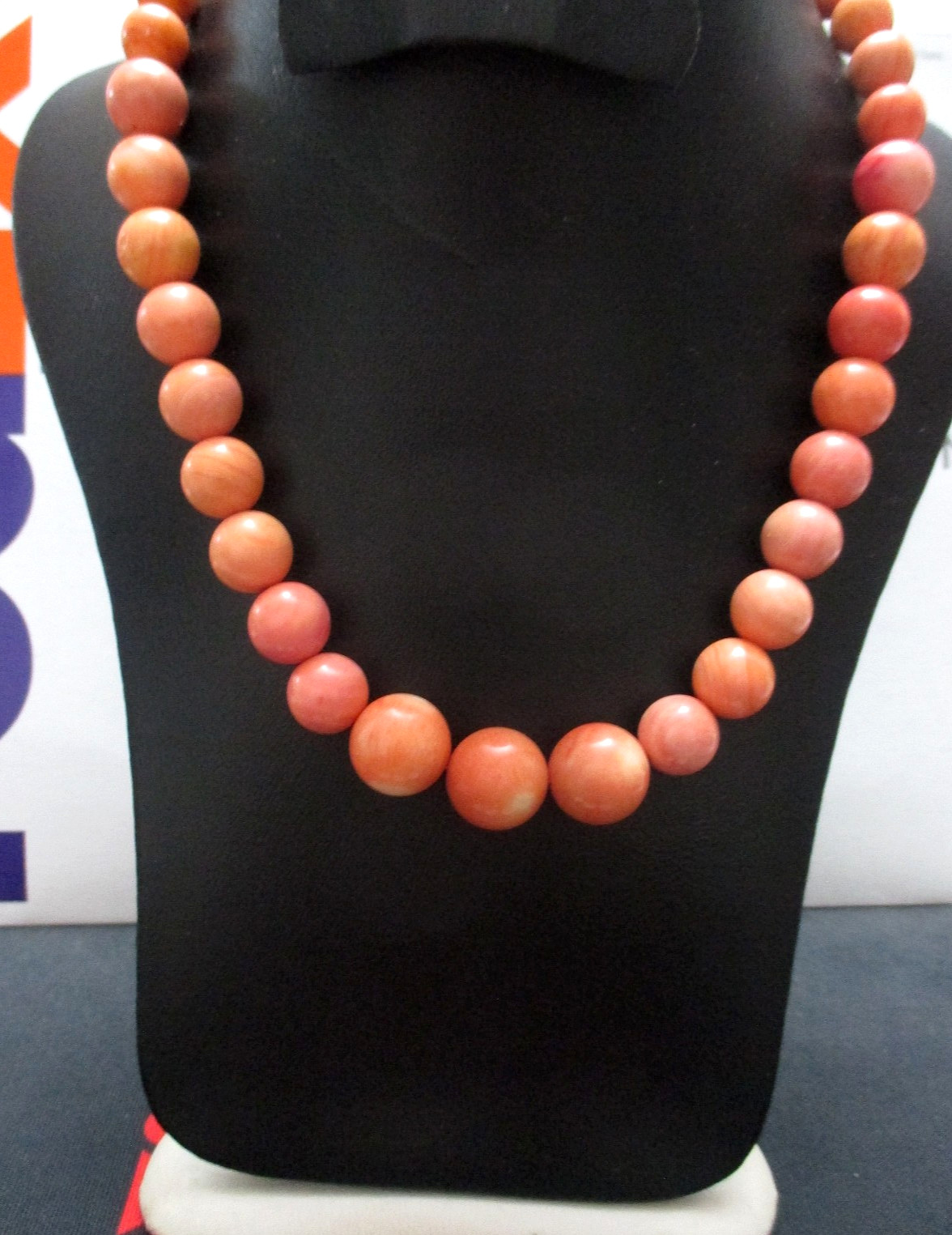 Vintage M0M0 Art Deco Authentic ☆ Undyed Untreated ☆ Necklace Coral ☆ Organic.