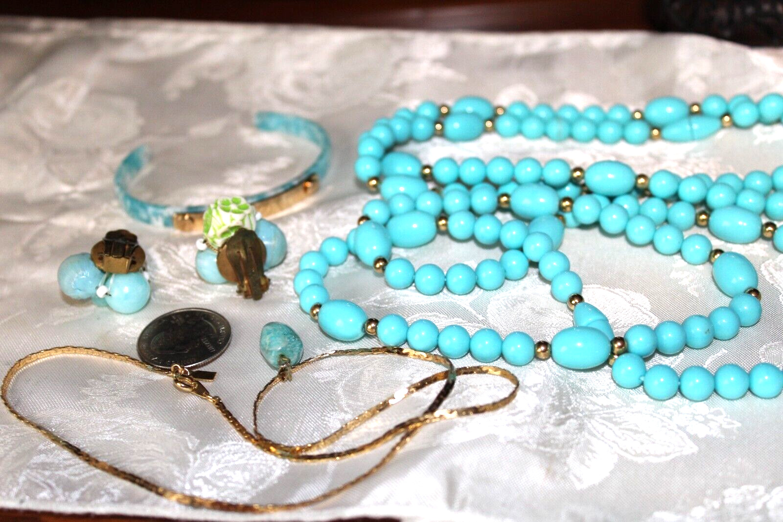 VTG LOT OF 3 TURQUOISE COLOR NECKLACES AND CLIP EARRINGS + 1 CUFF BANGLE