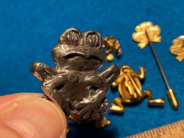 Vintage Frog Pin lot of 6 – Pin, stickpin all metal – 60’s 70’s 80’s