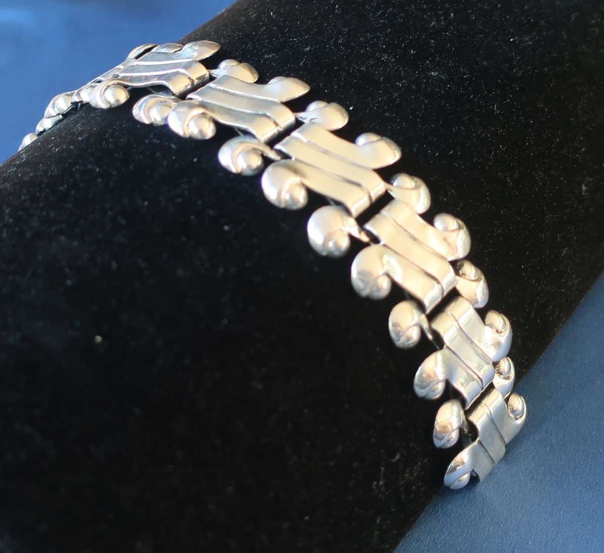 Vintage Mexican ATI 925 Silver Hinged Panel Link Bracelet Spratling inspired 62