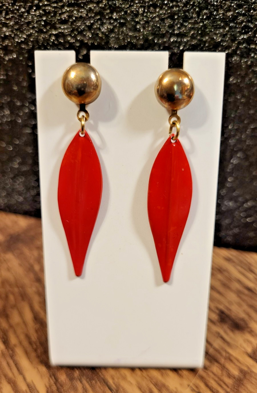 Vtg Red Enamel Marquise Leaf Dangle Earrings Gold Tone Post Stud Drop Statement