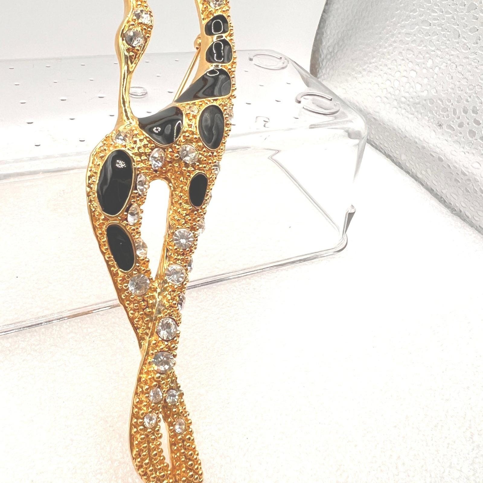 Vtg Giraffe Brooch 6″ Rhinestones Gold Tone Black Enamel Africa Figural Safari