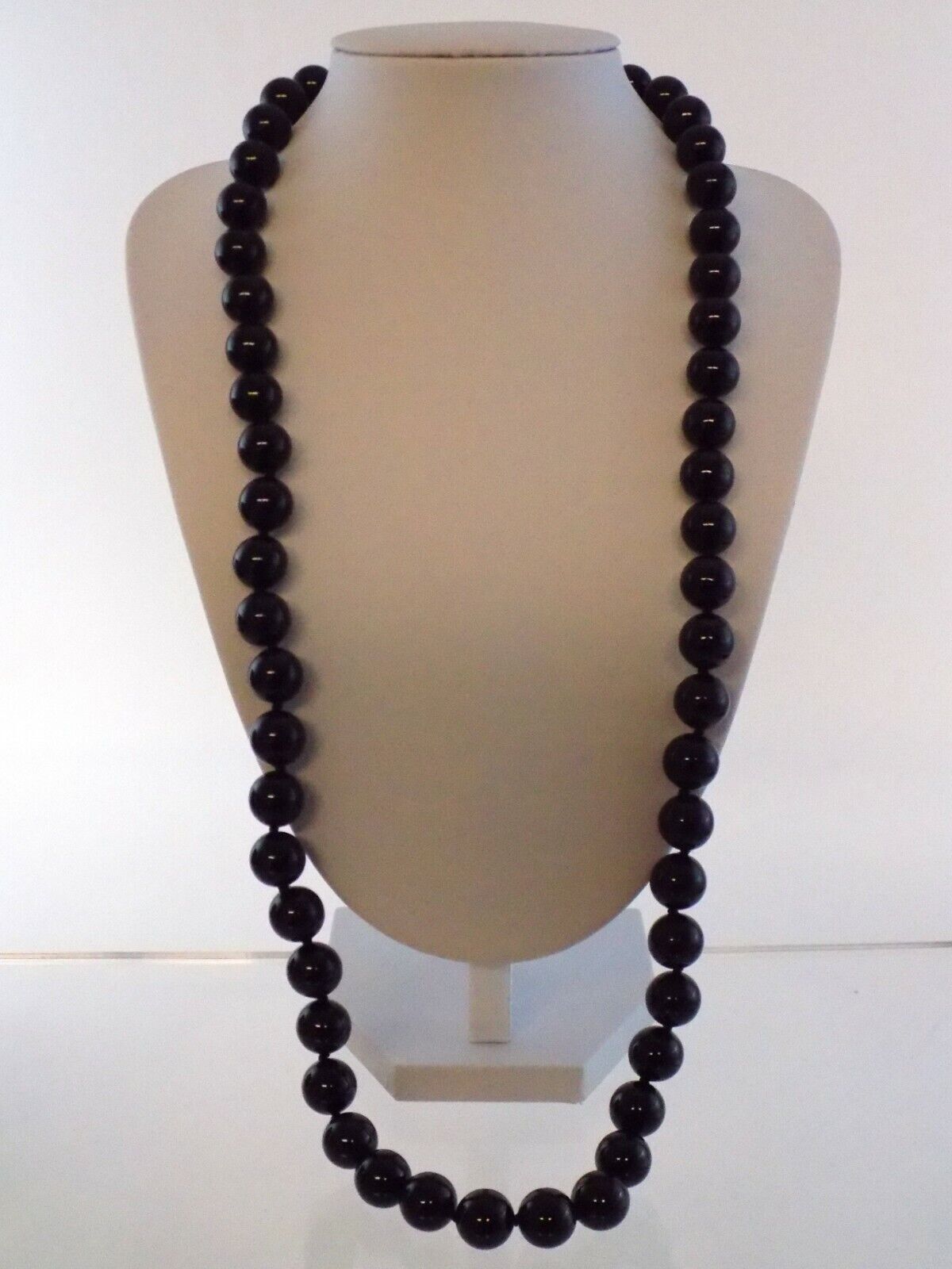 Black Onyx Bead Hand Knotted Strand Necklace 27 Inches No Clasp 138.8g