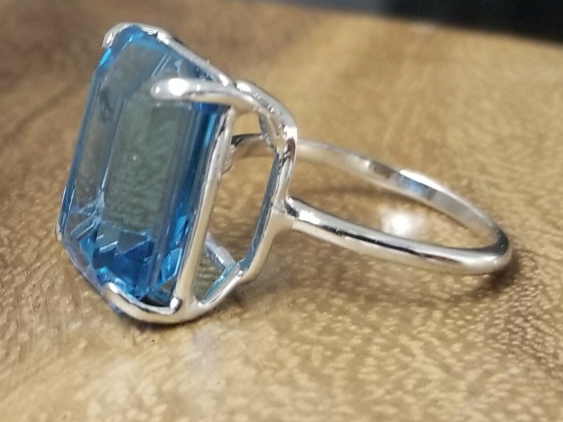 Vintage 14K White Gold Engagement Ring 14.57CT. Blue Topaz Rectangular Shape