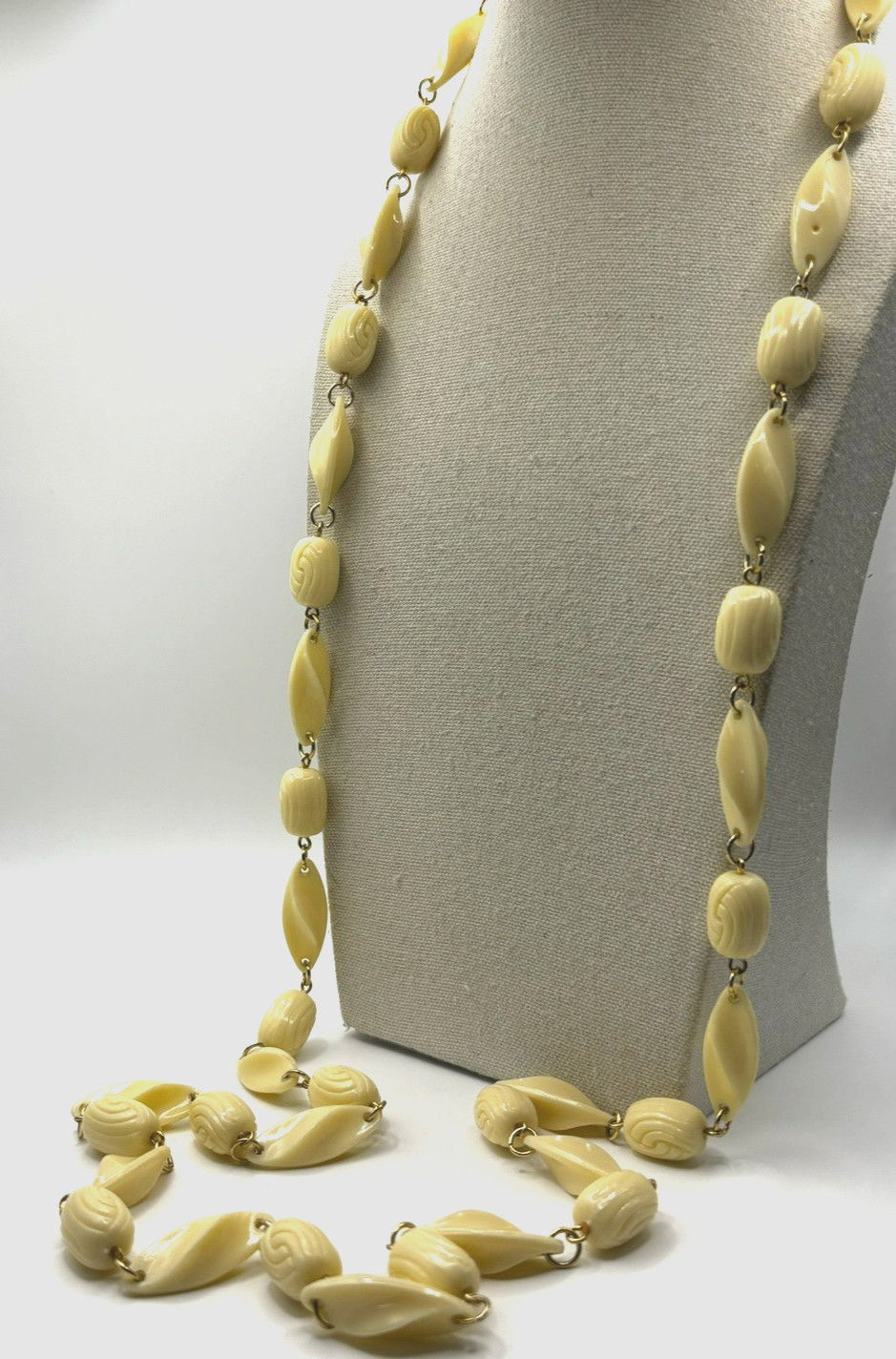 Vintage Ivory Cream Molded And Carved Bead Gold Tone Link Long Necklace 47 Inch