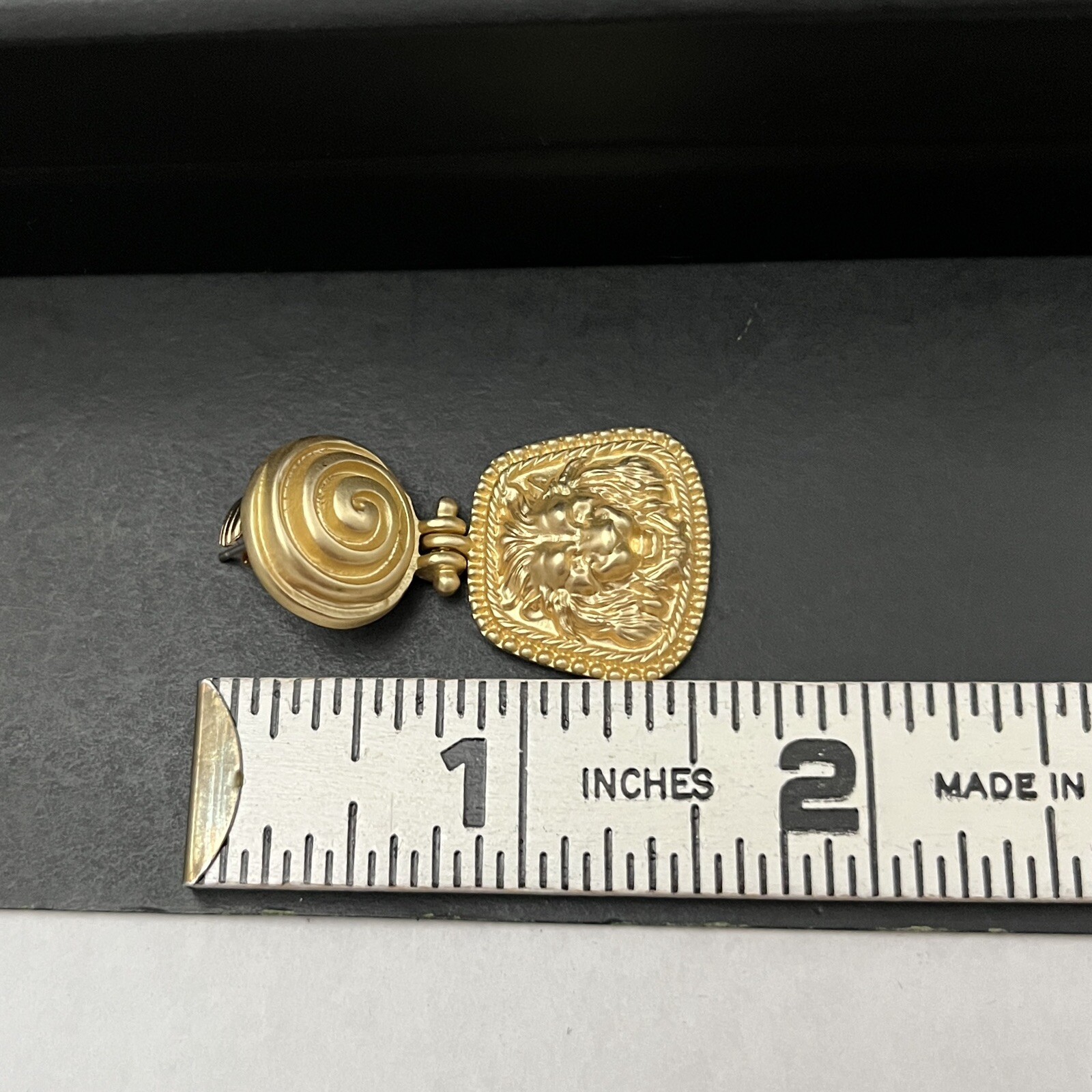 Lion Head Door Knocker Earrings Matte Gold Tone Pierced Post Dangle Drop Vtg