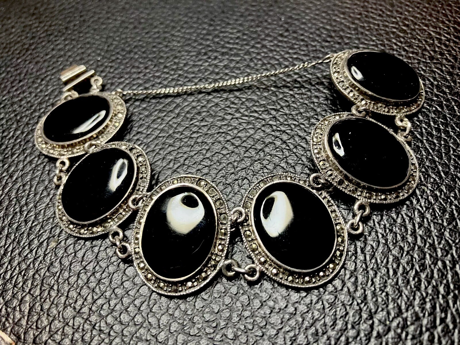 Signed TM (Taxco Mex) 925 Sterling Silver Oval Black Onyx & Marcasite Bracelet