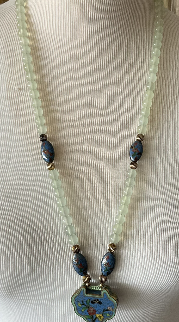 Vintage 8.4mm Jade Bead 30” Necklace w/Blue Floral Cloisonne Pendant+Stations
