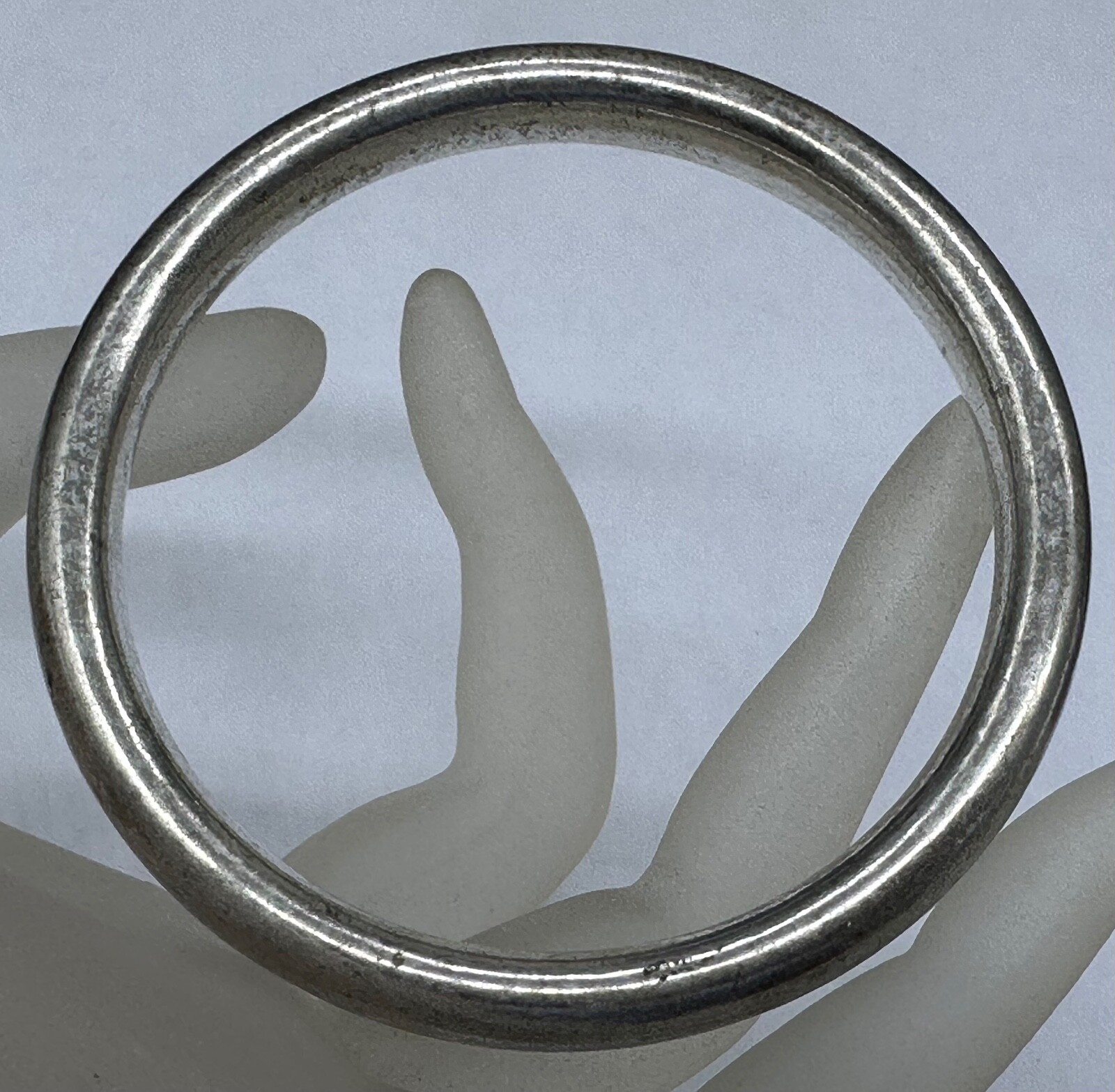 VINTAGE ESTATE STERLING SILVER CLASSIC ROUND BANGLE BRACELET