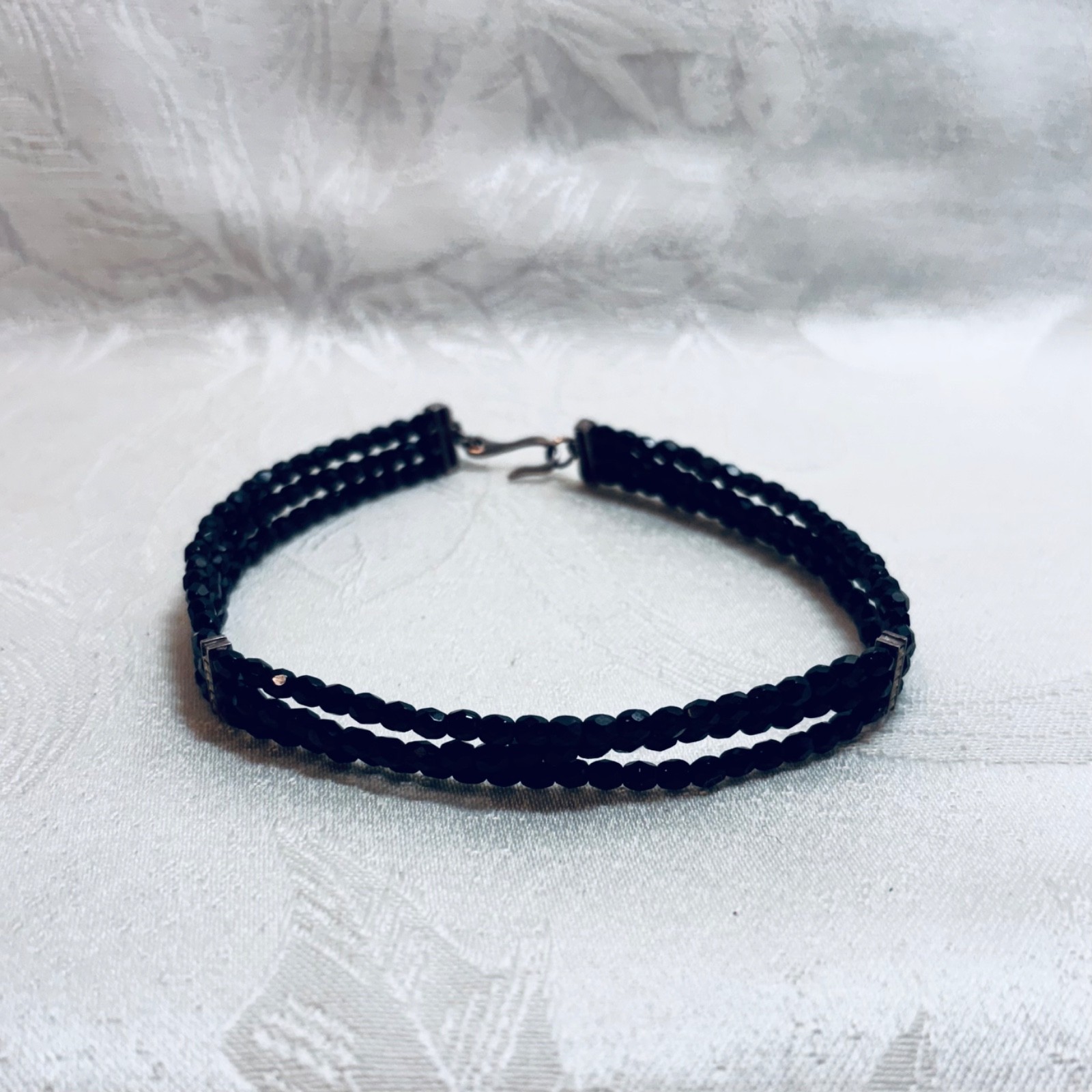 CAROLEE necklace vintage black glass beads Sterling hook clasp spacers vry short