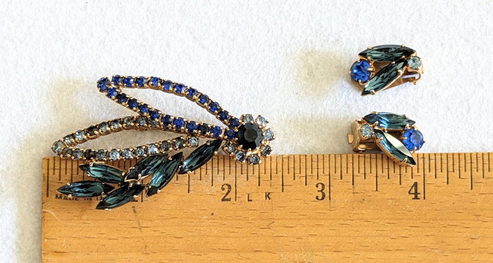 Vintage Estate Designer Blue Green Glass Brooch Earrings Set. Flower Leaves