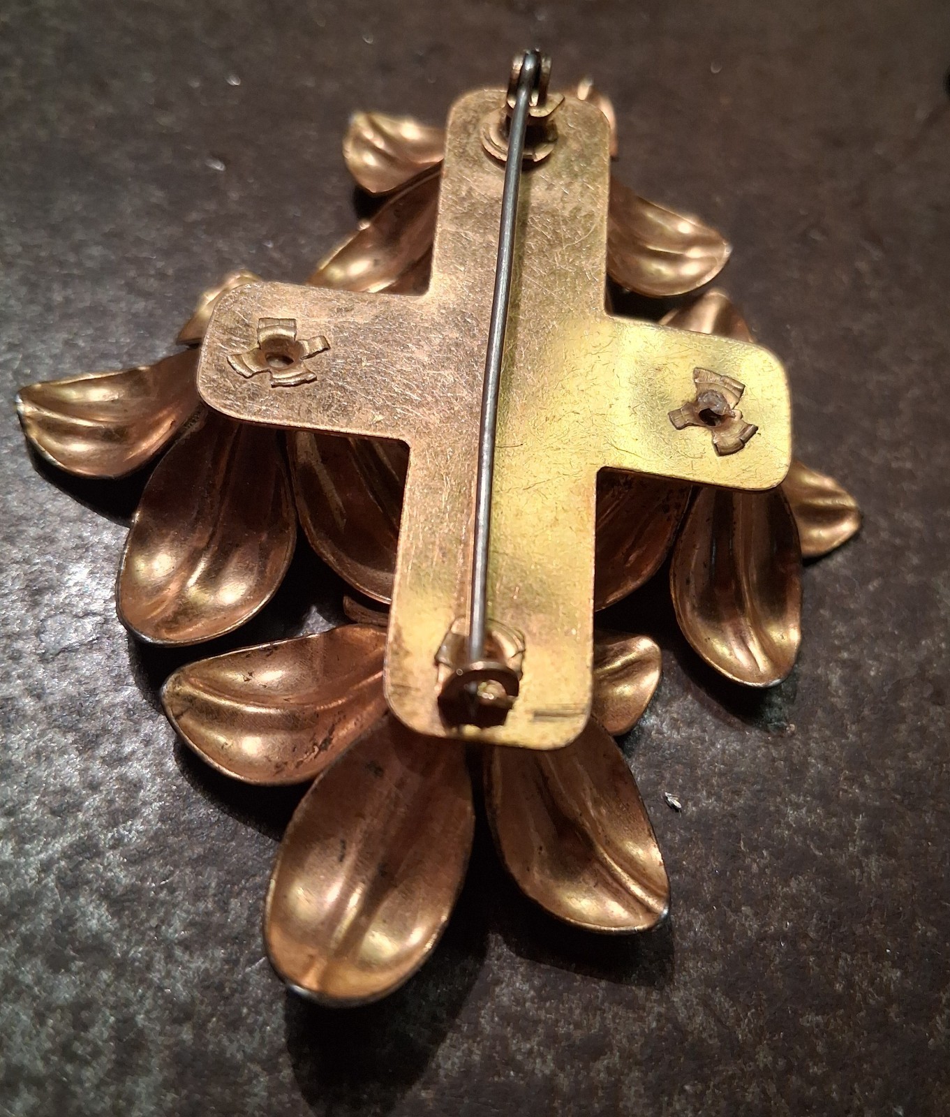 Vtg Gold tone 4 Flower Bouquet Faux Pearl Brooch 2.75″ 3D Posy Floral Pin Large