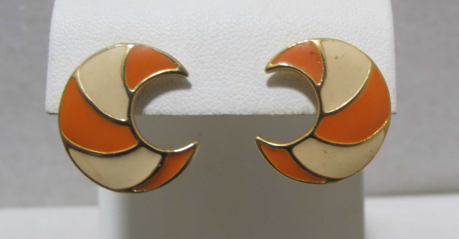 Vtg Orange & Cream Enamel Gold Tone Right-Left CRESCENT Post Earrings 7/8”