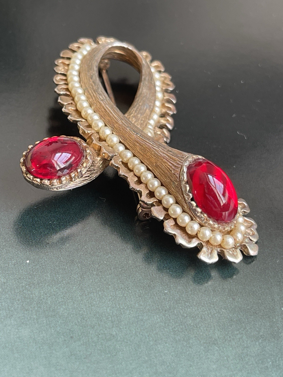 Vintage Red Glass Cabochon Ribbon Unmarked 1950s