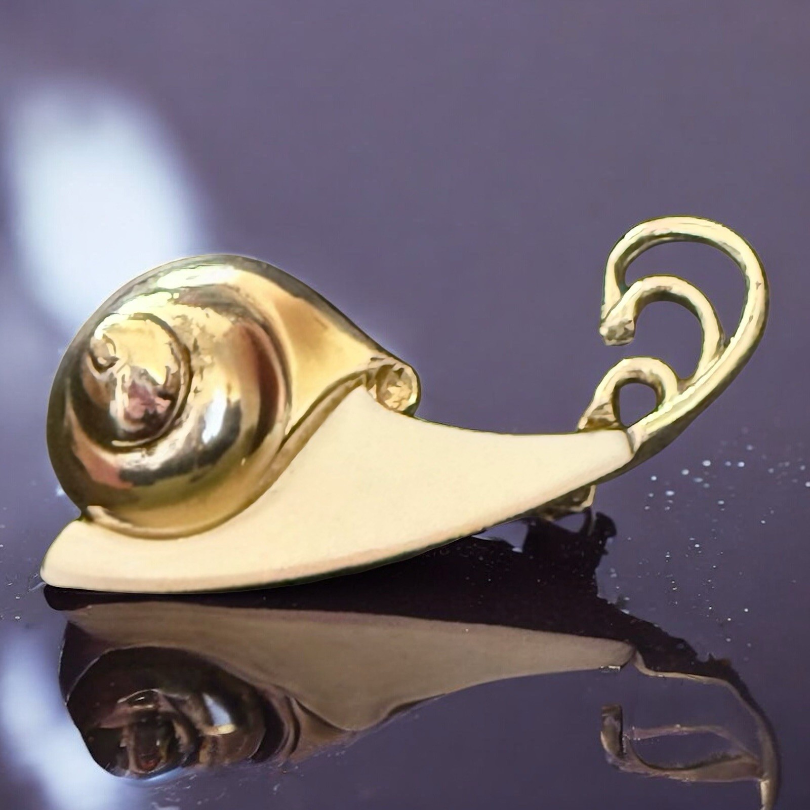 Snail Brooch Gold Tone Abstract Modernist Figural Shell Coastal Chic Vintage Pi