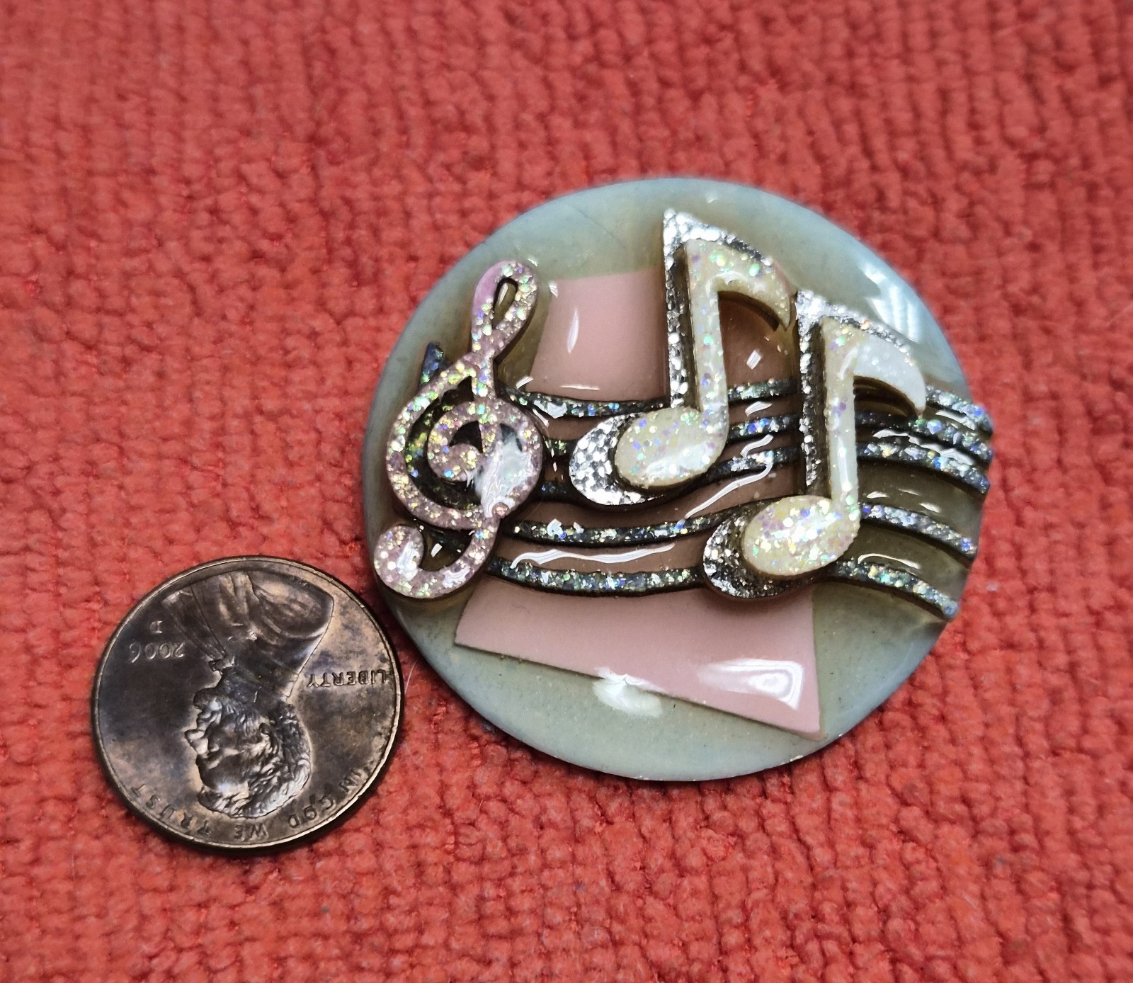 Vintage Music Pins by Lucinda USA Pink Glitter Clef & Eighth Notes Pin / Brooch