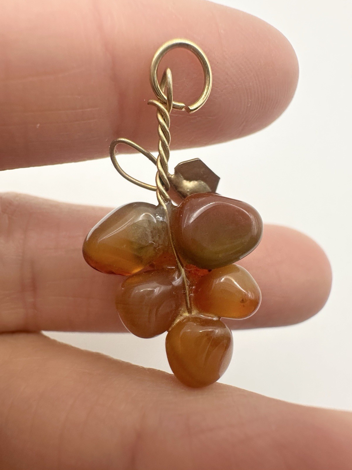 VINTAGE GOLD PLATED AGATE GRAPE CLUSTER PENDANT CHARM