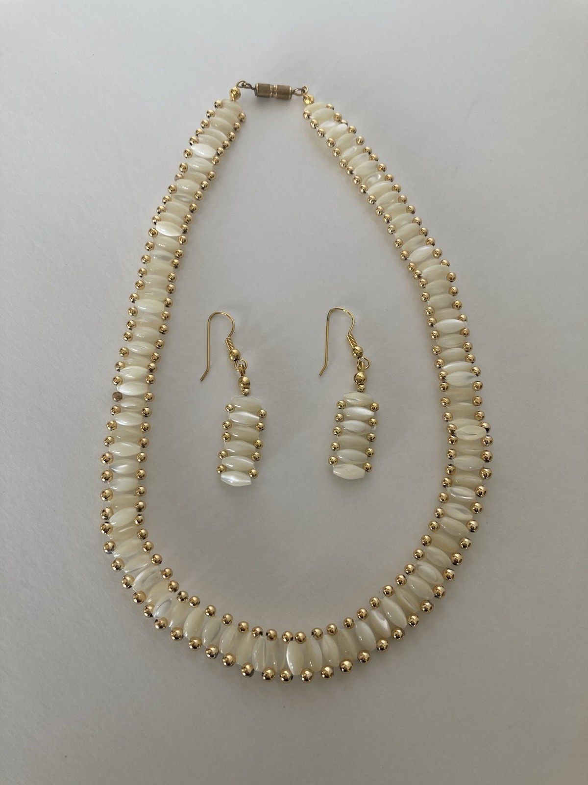 Vintage Set of White Shell Beaded Necklace And Matching Earrings.