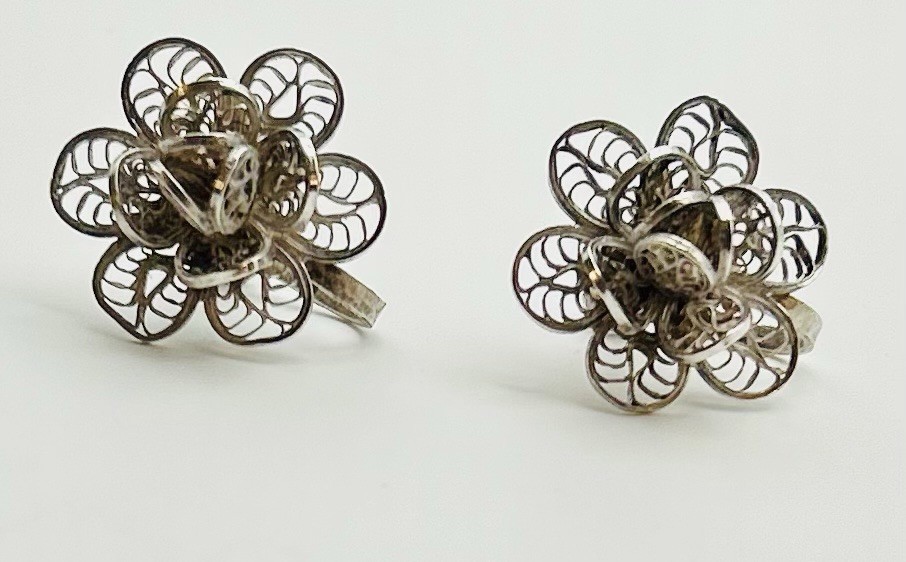 Antique 800 Silver MEXICO Cannetille Filigree Flower Screw-Back Earrings Signed