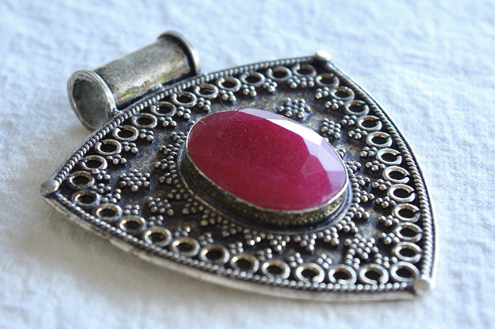 Stunning Dyed Dark Pink Quartz Necklace Pendant w/ Detailed 925 Sterling Silver