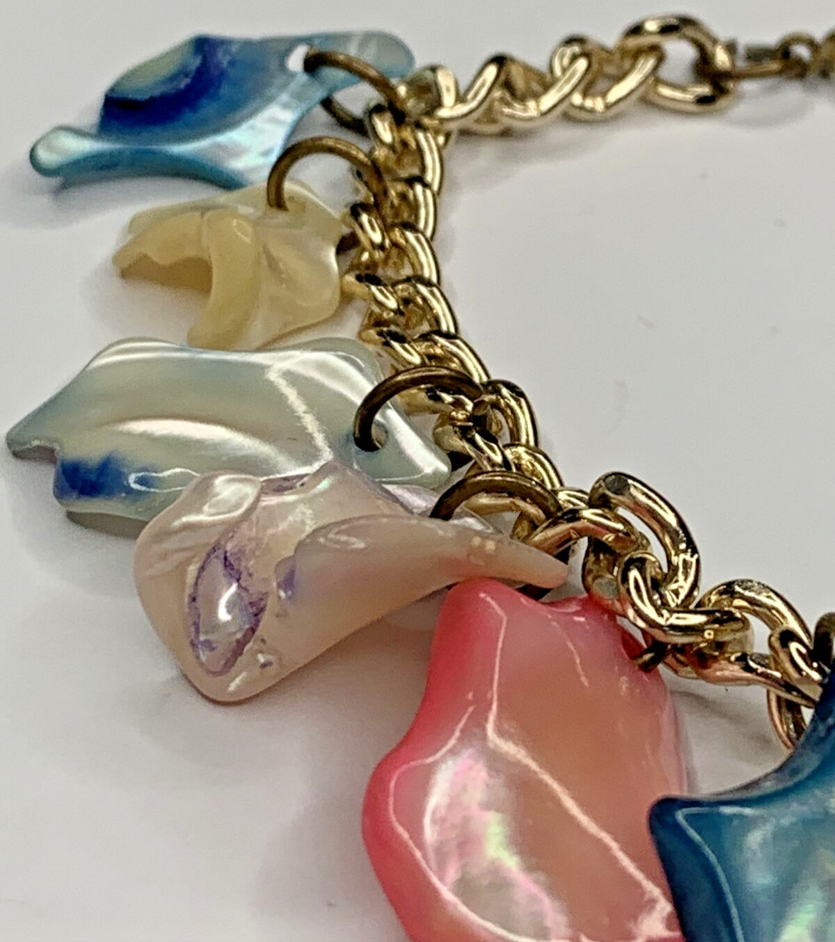 Vintage Pastel MOP Shell Dangle 7.25” Bracelet Beach Coastal Ocean Sea Tropics