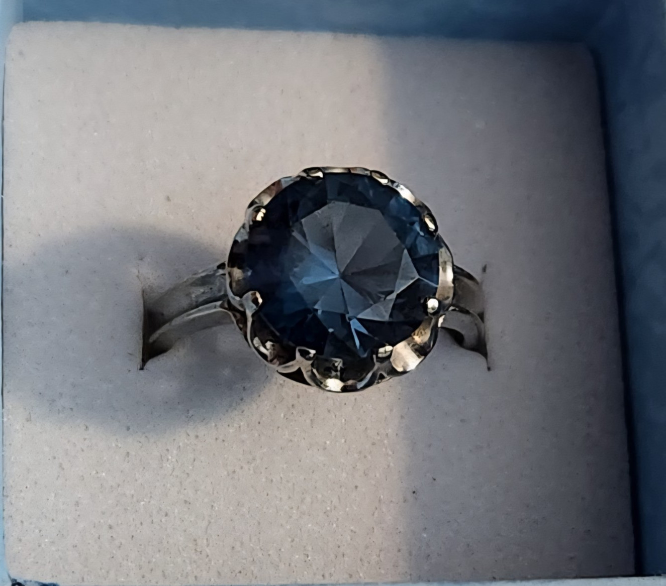 Vtg 10K White Multi Prong set 10 mm London Blue Topaz Ring Size ~6