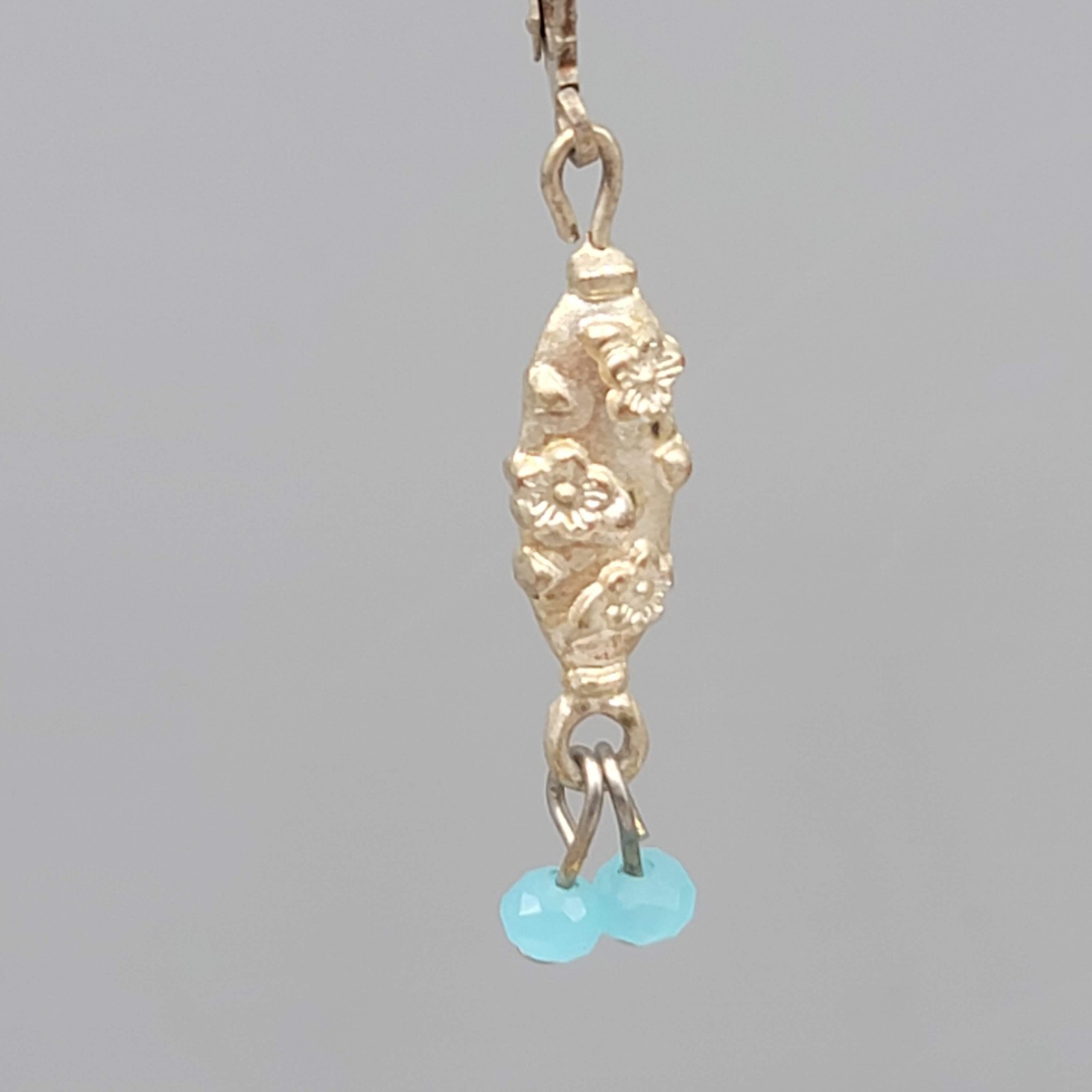 Vintage Blue Crystal Pierced Earrings Silver tone Embossed Dangle 1.25″