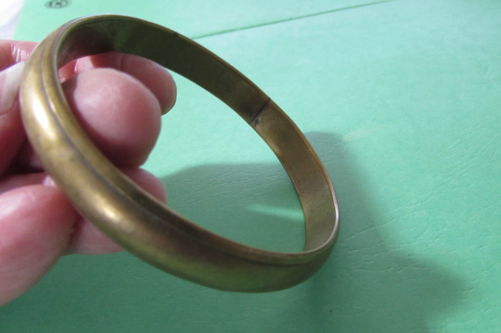 T -VINTAGE 1/4″ wide brass? bangle cuff bracelet 2 3/4″ across