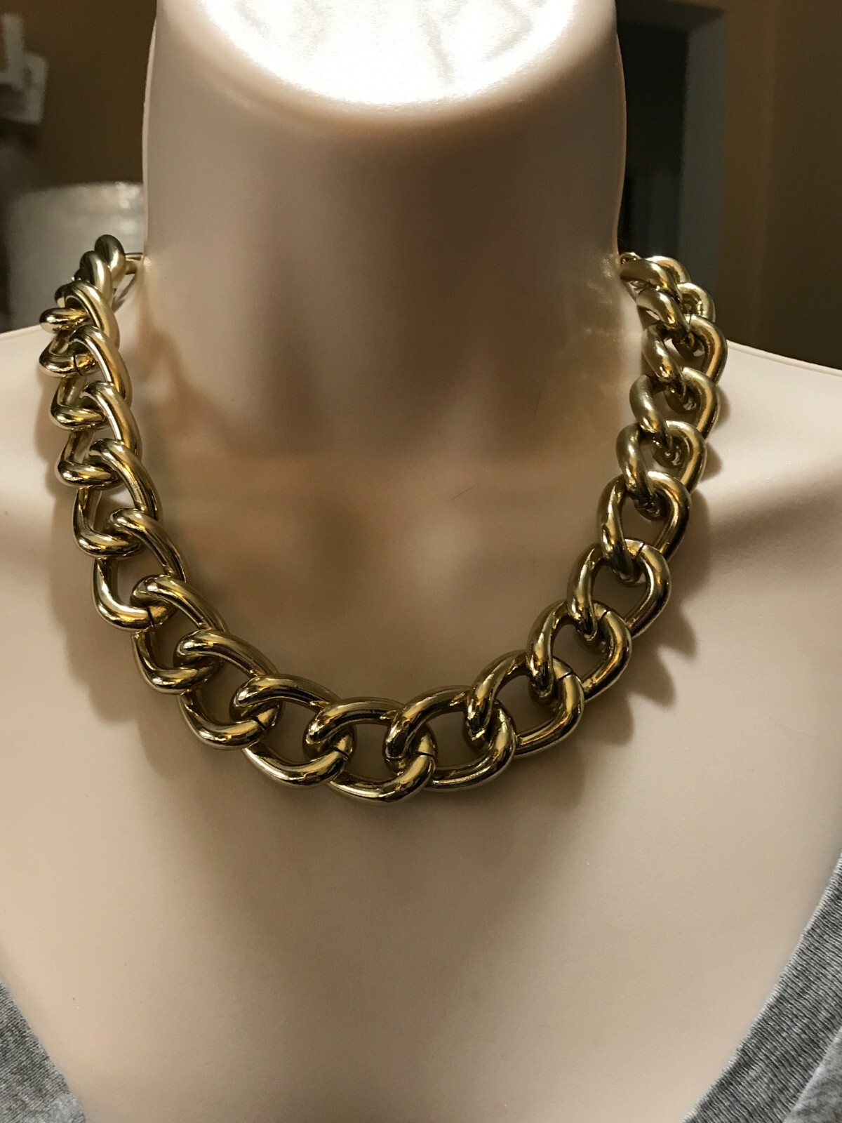 Vintage ANNE KLEIN Large Gold Tone Chain Link Choker 17″-18″ Toggle Necklace