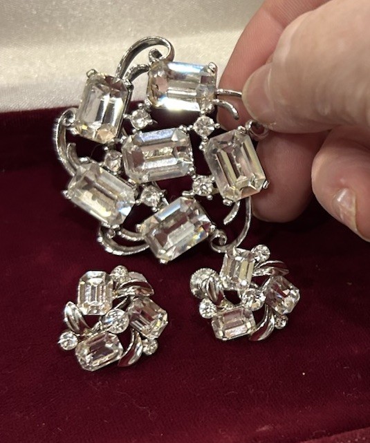Vtg Signed Lisner 1950s Demi-Parure Emerald-Cut Rhinestone Brooch & Earrings EUC